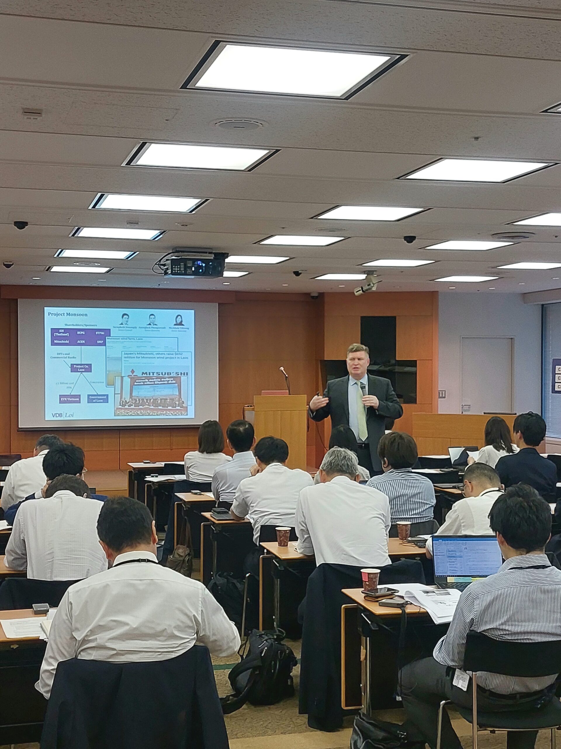 What did VDB Loi's senior partner say about EDC in Tokyo to over 100 IPP's?